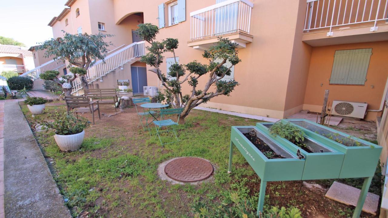 Boucanniers Sainte-Maxime Bagian luar foto